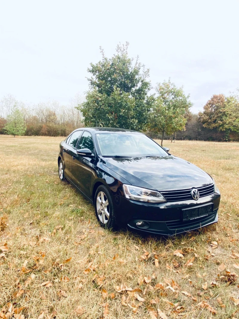 VW Jetta 1.6TDI, снимка 2 - Автомобили и джипове - 49538158