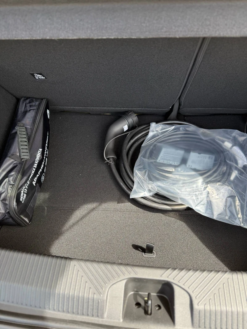 Renault 5 E-Tech // ЛИЗИНГ, снимка 9 - Автомобили и джипове - 49932130