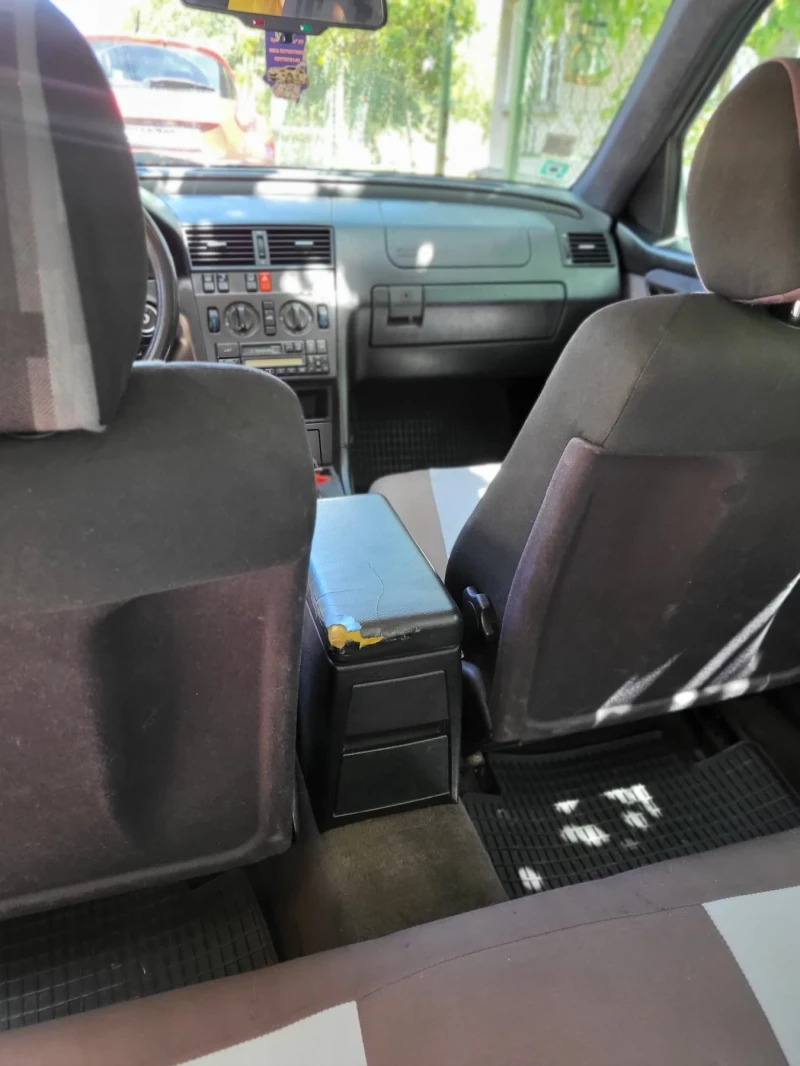 Mercedes-Benz C 220, снимка 7 - Автомобили и джипове - 51537720