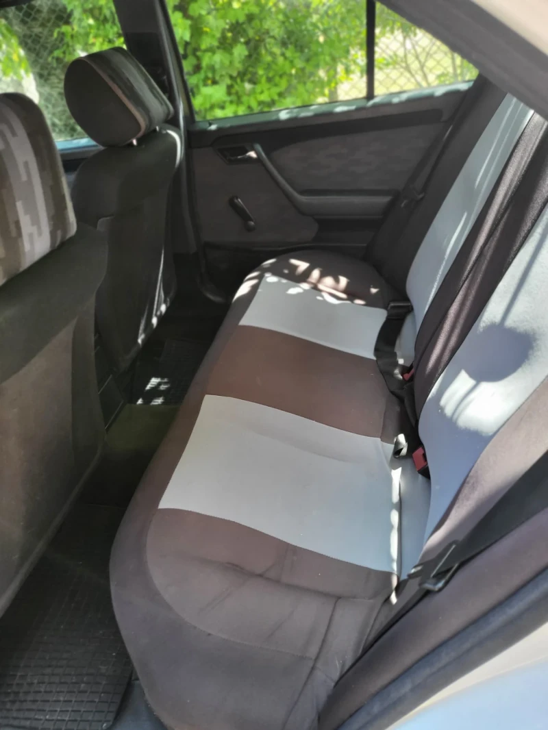 Mercedes-Benz C 220, снимка 6 - Автомобили и джипове - 51537720