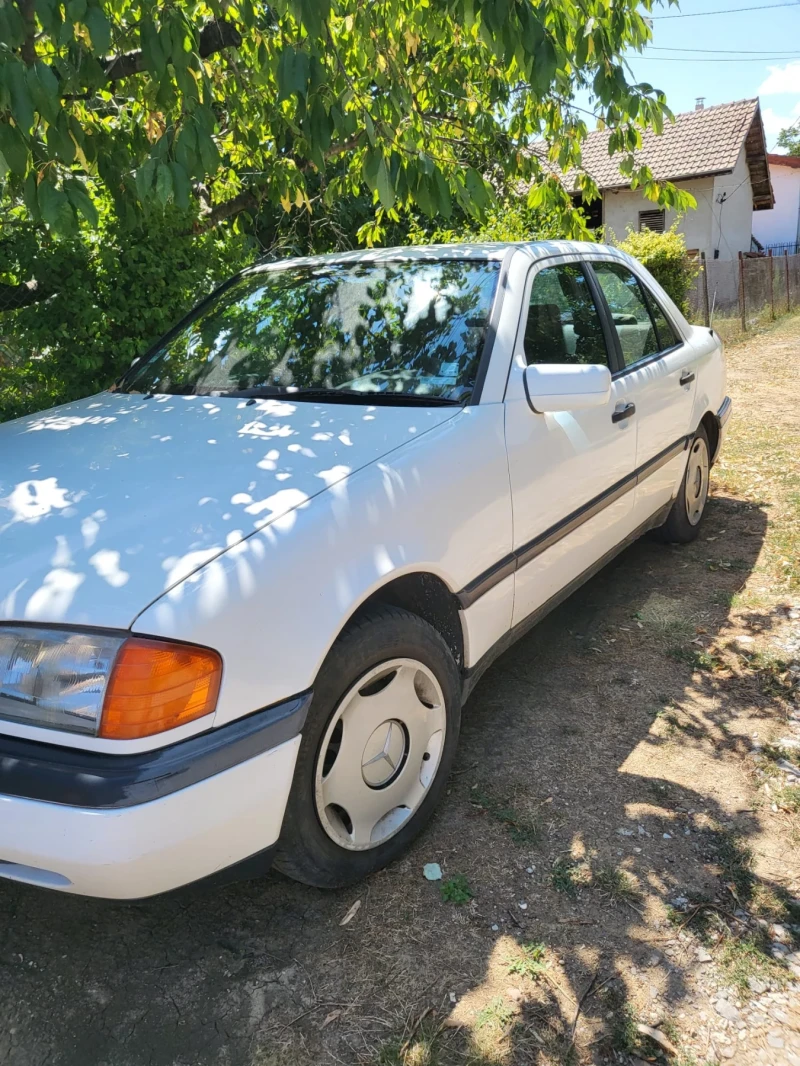 Mercedes-Benz C 220, снимка 4 - Автомобили и джипове - 51537720
