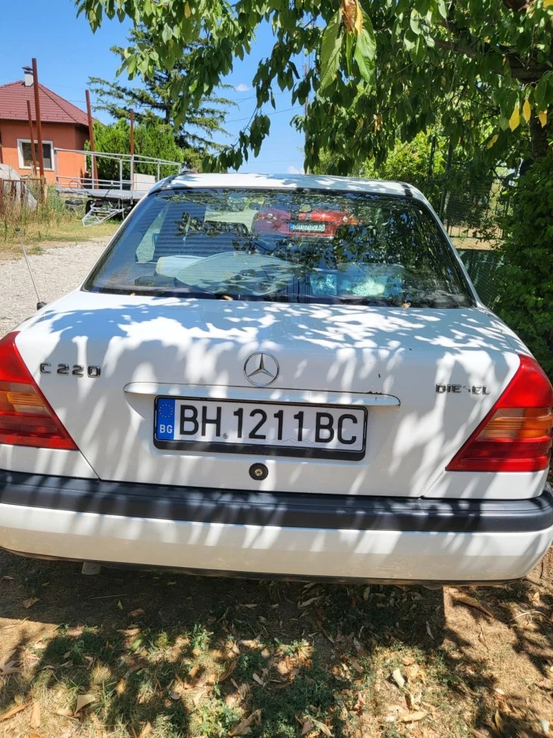 Mercedes-Benz C 220, снимка 3 - Автомобили и джипове - 51537720