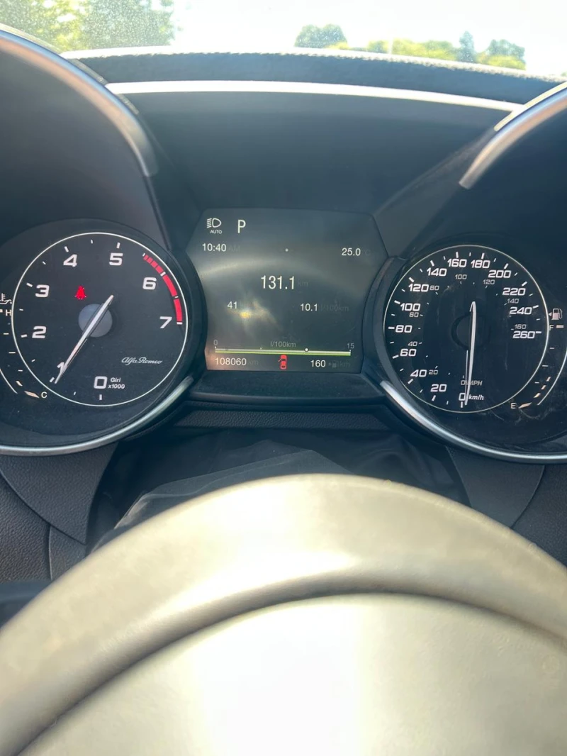 Alfa Romeo Giulia Ti Q4* AWD* Distronic* Keyless* Подгрев* Пано* , снимка 9 - Автомобили и джипове - 52317566