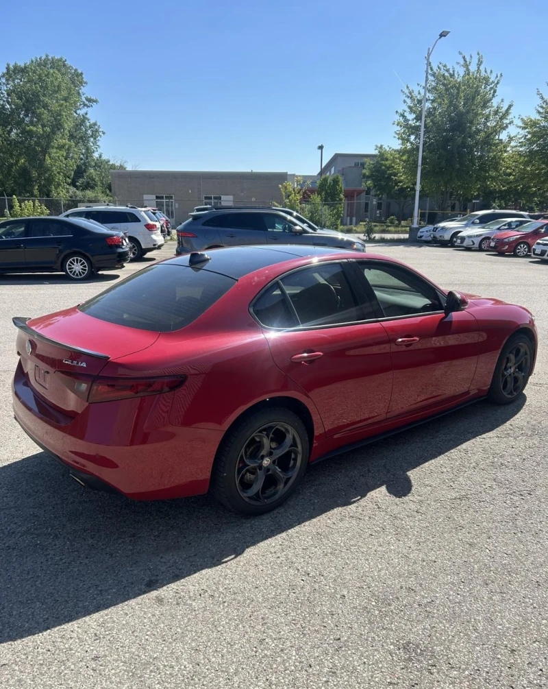 Alfa Romeo Giulia Ti Q4* AWD* Distronic* Keyless* Подгрев* Пано* , снимка 4 - Автомобили и джипове - 52317566