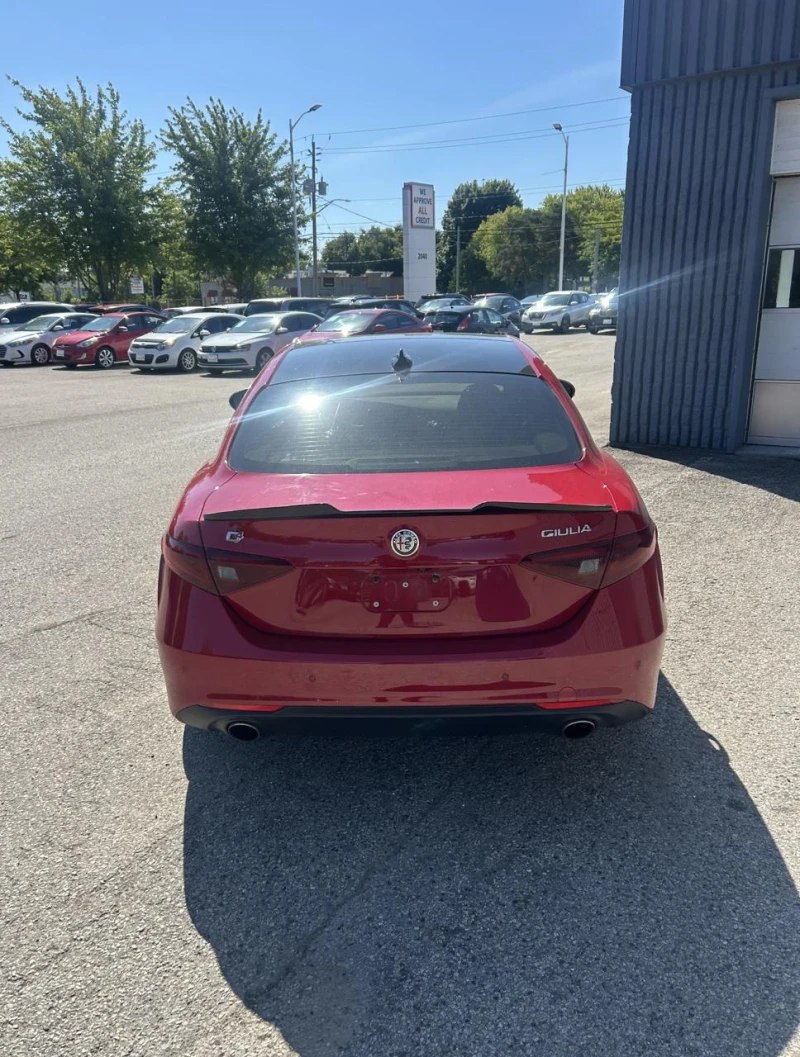 Alfa Romeo Giulia Ti Q4* AWD* Distronic* Keyless* Подгрев* Пано* , снимка 5 - Автомобили и джипове - 52317566