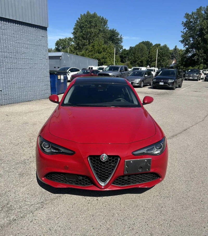Alfa Romeo Giulia Ti Q4* AWD* Distronic* Keyless* Подгрев* Пано* , снимка 6 - Автомобили и джипове - 52317566