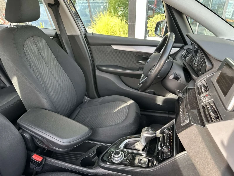 BMW 2 Active Tourer F45 1.8D Подгрев, снимка 14 - Автомобили и джипове - 52646820