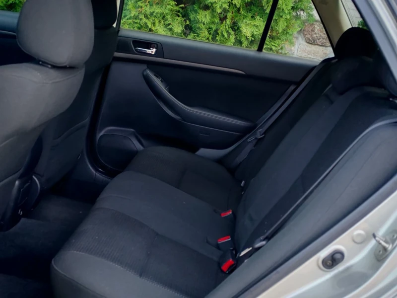 Toyota Avensis, снимка 13 - Автомобили и джипове - 52814274