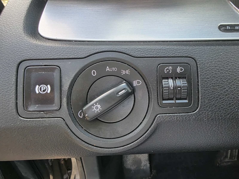 VW Passat, снимка 11 - Автомобили и джипове - 53401998