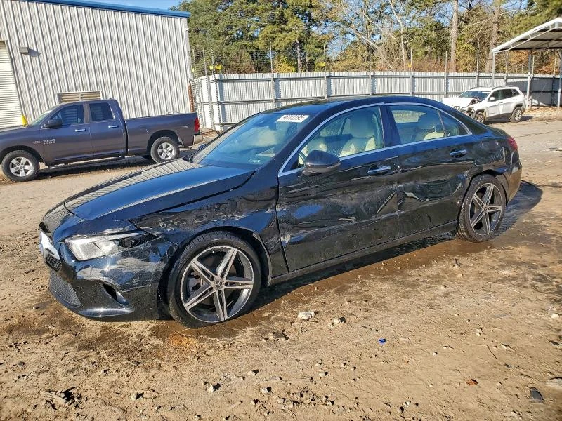 Mercedes-Benz A 220 2.0L 4 All wheel drive, снимка 2 - Автомобили и джипове - 53646483