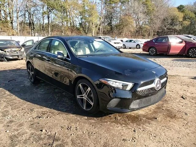 Mercedes-Benz A 220 2.0L 4 All wheel drive