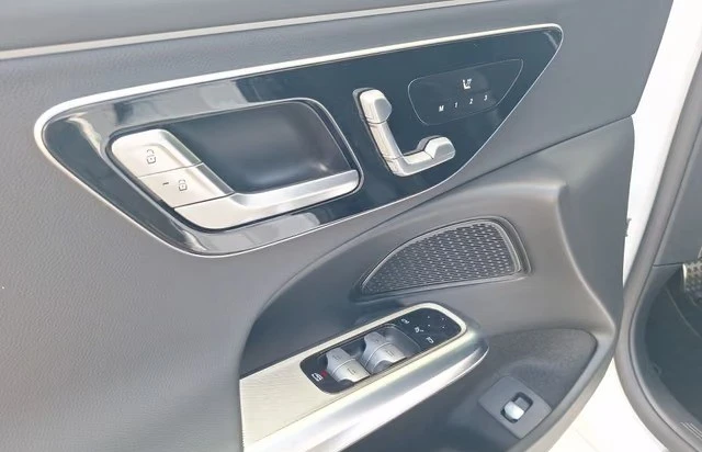 Mercedes-Benz E 300 de AMG PLUG-IN HYBRID KEYLESS 360-CAMERA , снимка 9 - Автомобили и джипове - 56023984