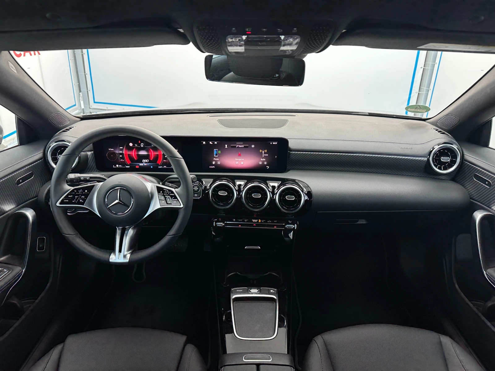 Mercedes-Benz CLA 180 DISTR* CAM* SHOOTINGBRAKE*  - изображение 8