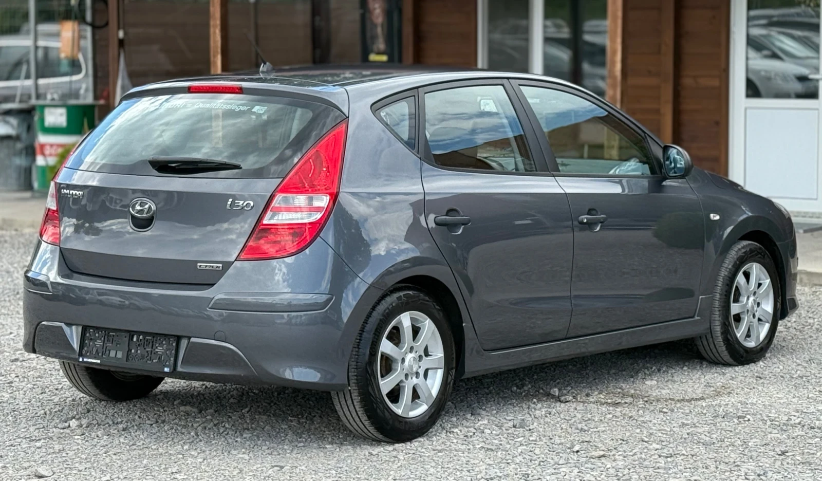 Hyundai I30 1.6CRDi 90к.с * Климатик*  - изображение 6