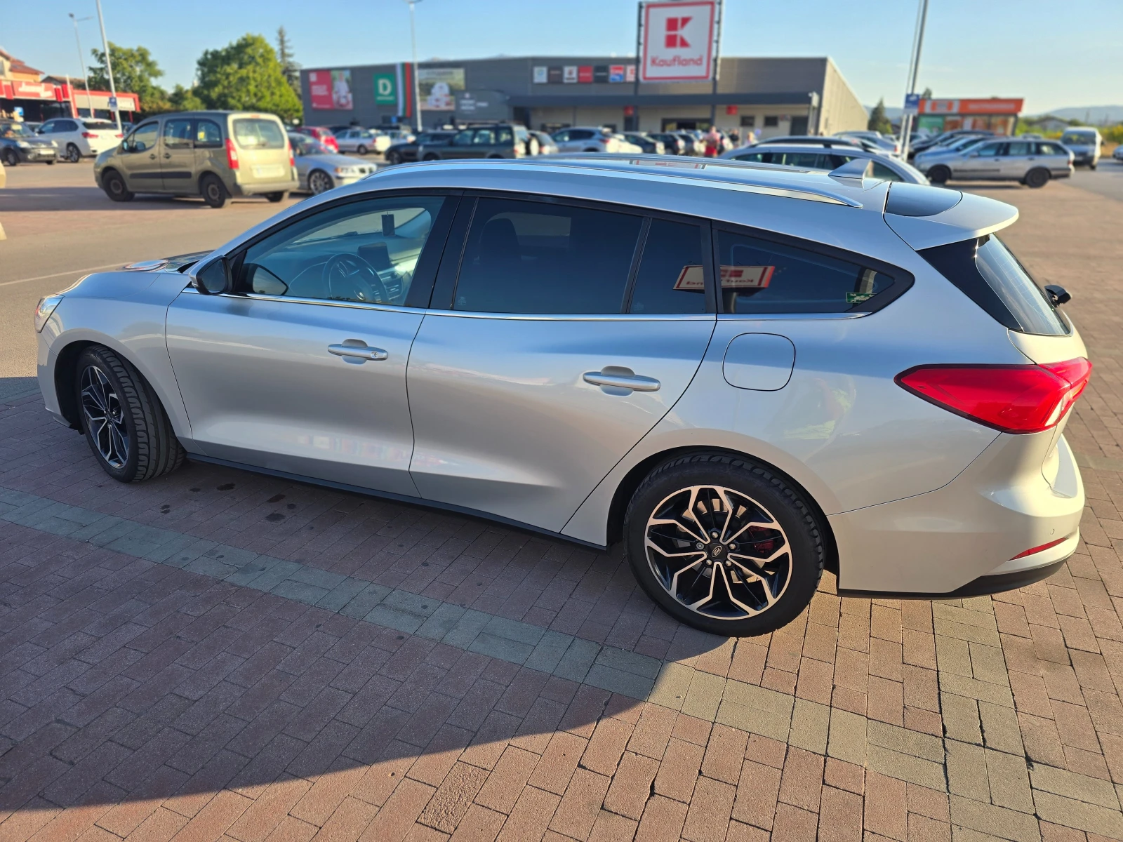 Ford Focus 2бр.Джанти, Амбиент, WiFi CarPlay/AndrAuto - изображение 5
