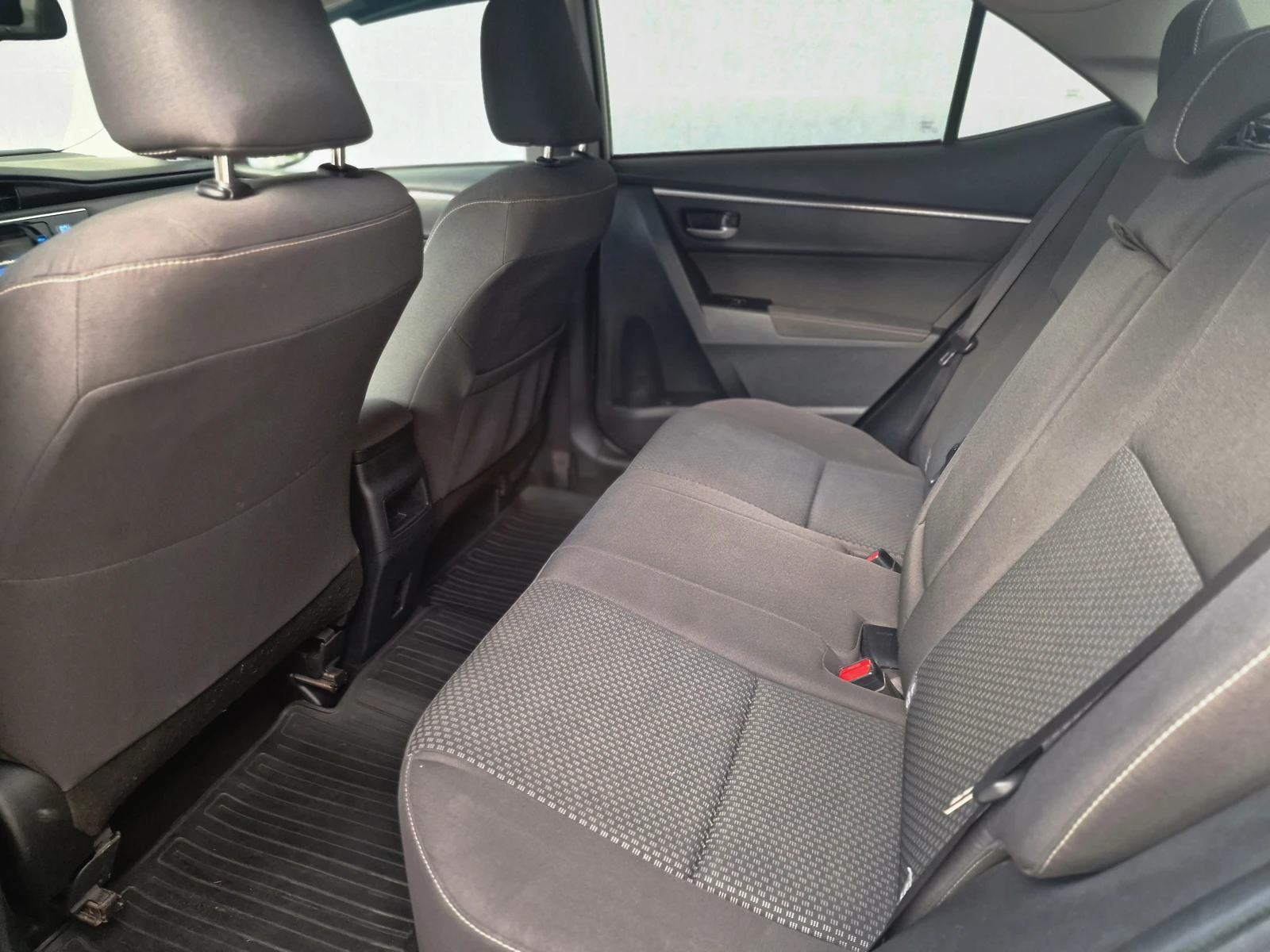 Toyota Corolla 1.6 CVT Anniversary  | Mobile.bg   13