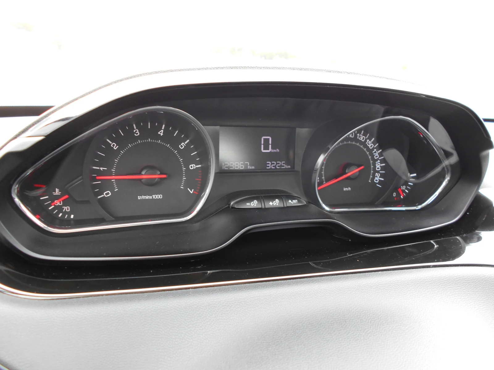 Peugeot 208 1.4 VTi *   * 129 000  | Mobile.bg   14