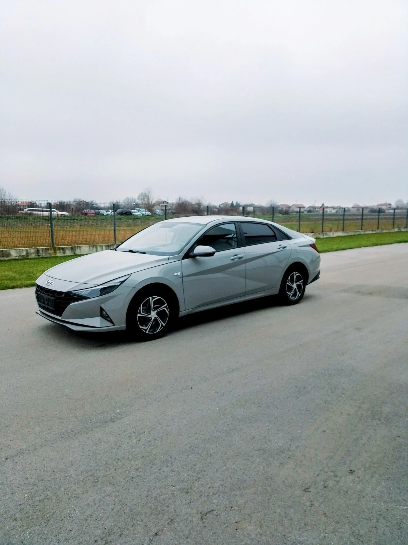 Hyundai Elantra 1.6 Limited  - изображение 5
