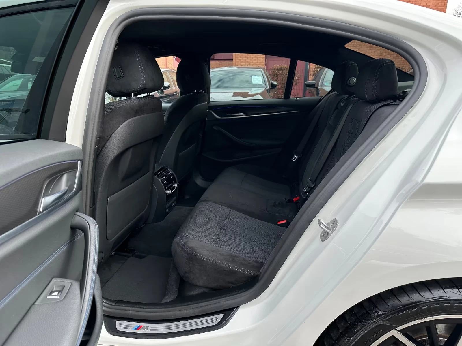 BMW 530 d/M-SPORT/286HP/CAM/HUD/LASER/NAVI/ACC/CPLAY/785g | Mobile.bg � ����������� 14