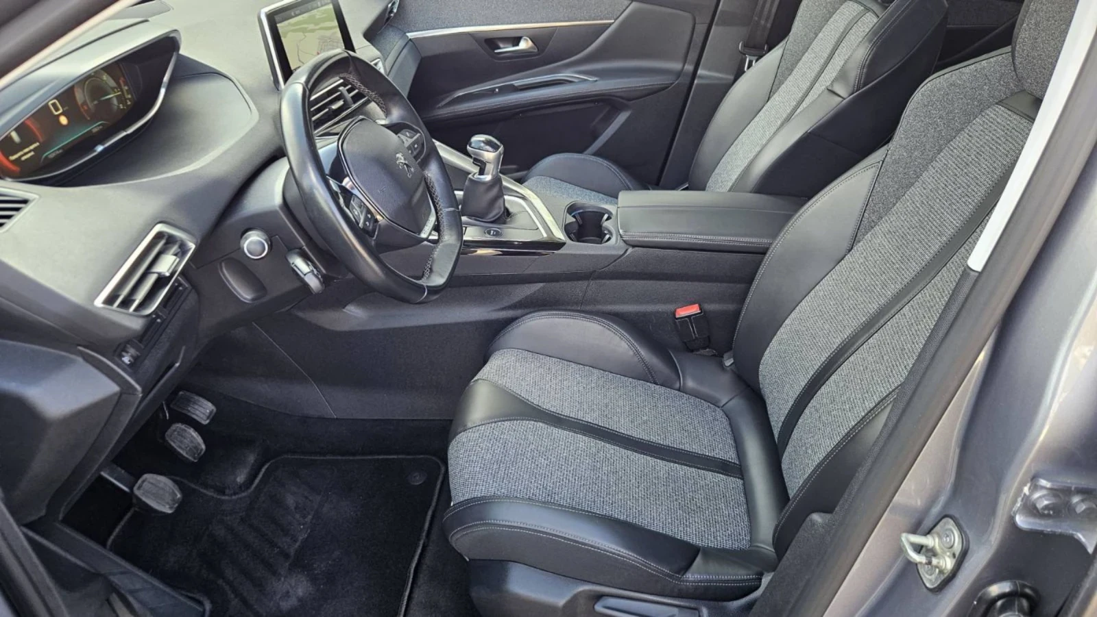 Peugeot 3008 Allure , снимка 6 - Автомобили и джипове - 53734396