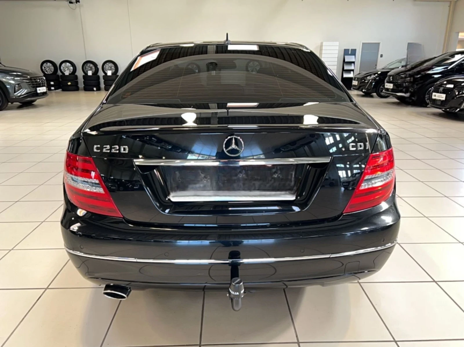Mercedes-Benz C 220 FULL SERVICE Fecelift , снимка 3 - Автомобили и джипове - 54485070