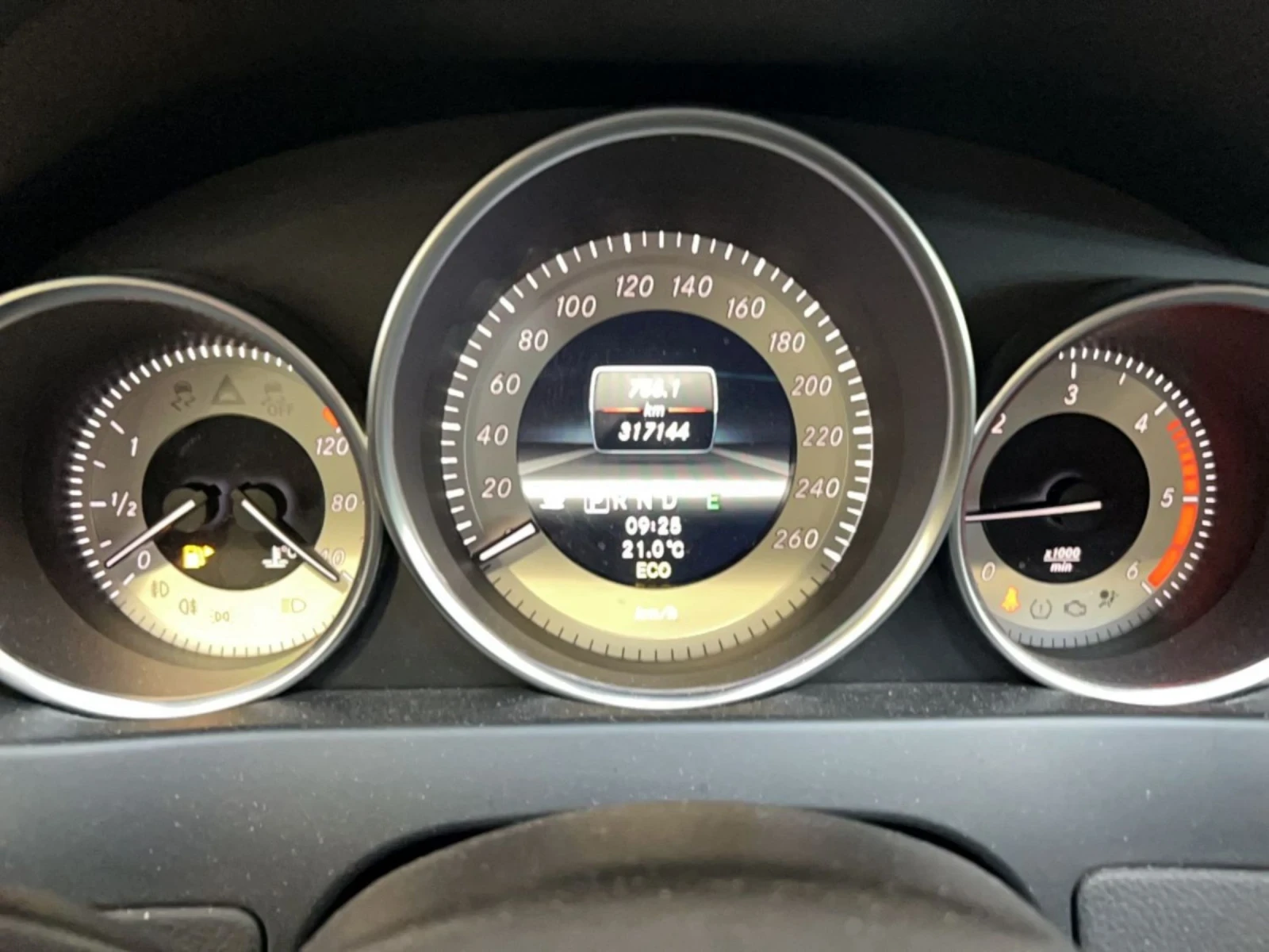 Mercedes-Benz C 220 FULL SERVICE Fecelift , снимка 9 - Автомобили и джипове - 54485070