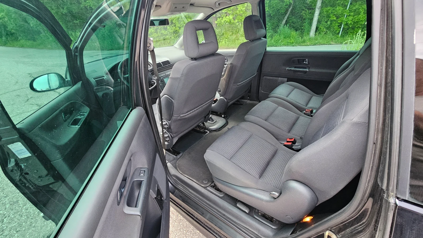 VW Sharan 1, 9Tdi-131к.с Business, снимка 12 - Автомобили и джипове - 54681502