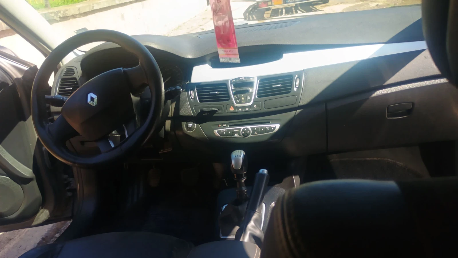 Renault Laguna 1.6 16v LPG, снимка 6 - Автомобили и джипове - 55081484