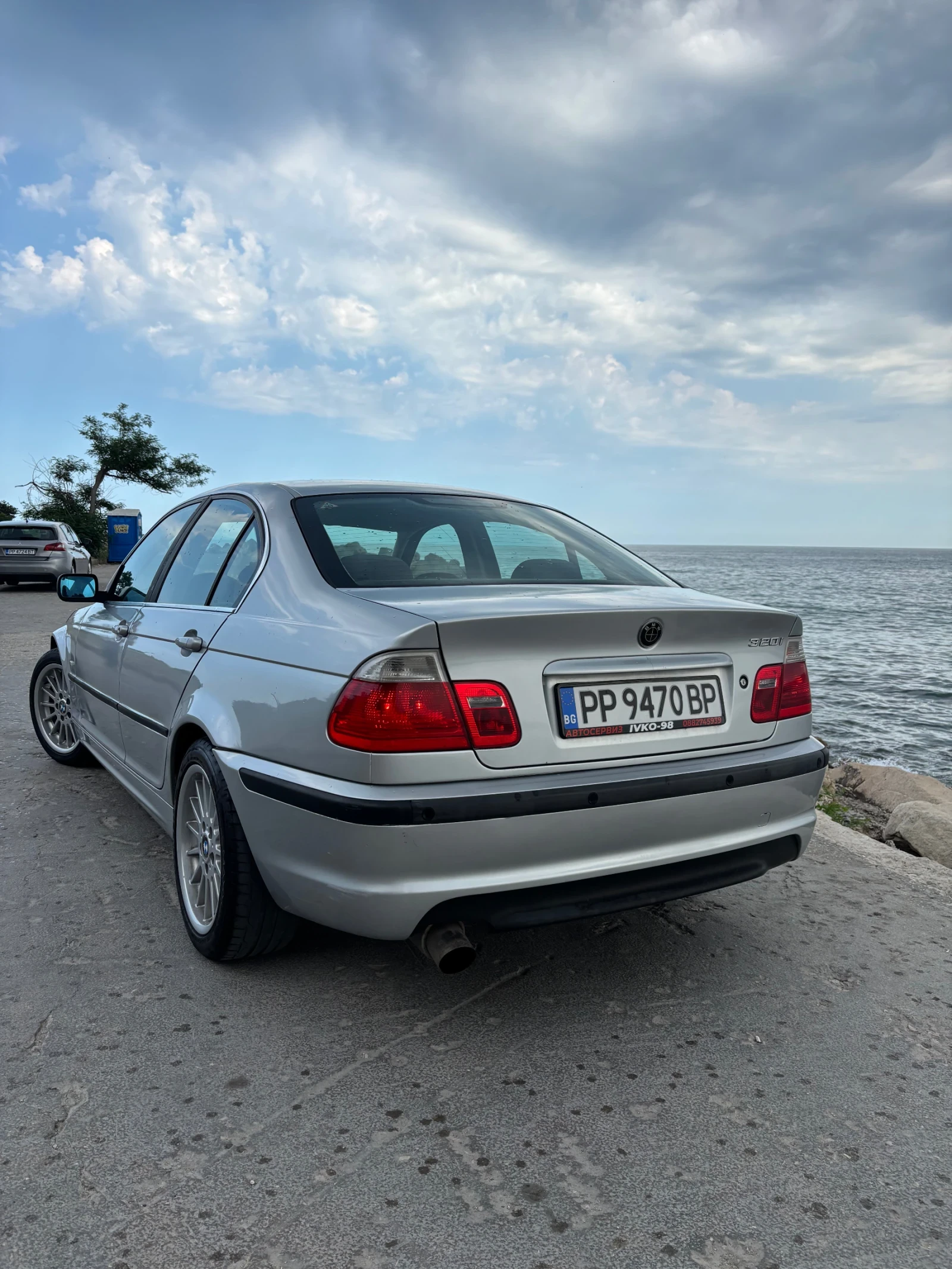 BMW 320 Газ/Бензин, снимка 6 - Автомобили и джипове - 55143718