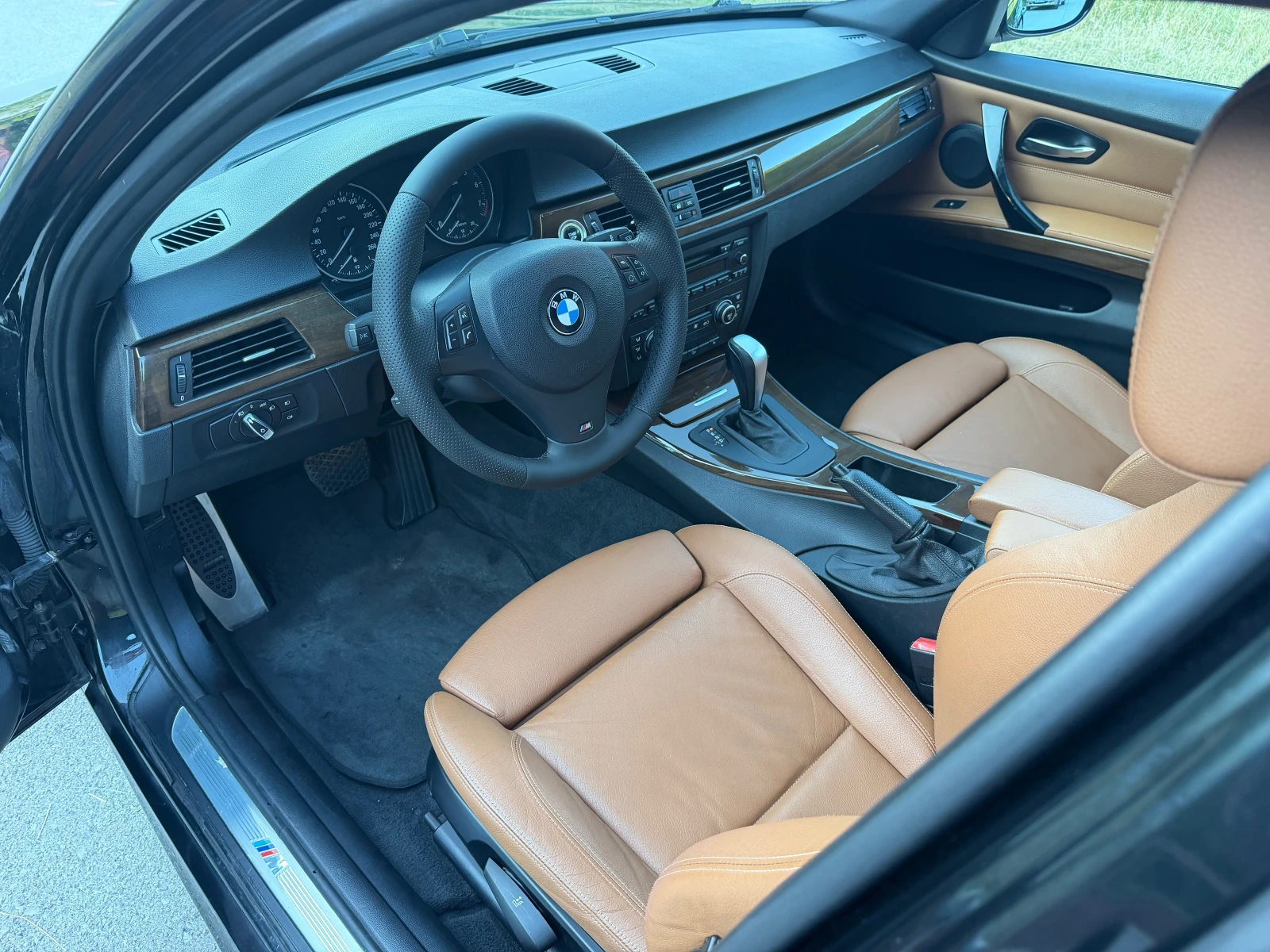 BMW 330 3.0xi Швейцария, снимка 11 - Автомобили и джипове - 55466982