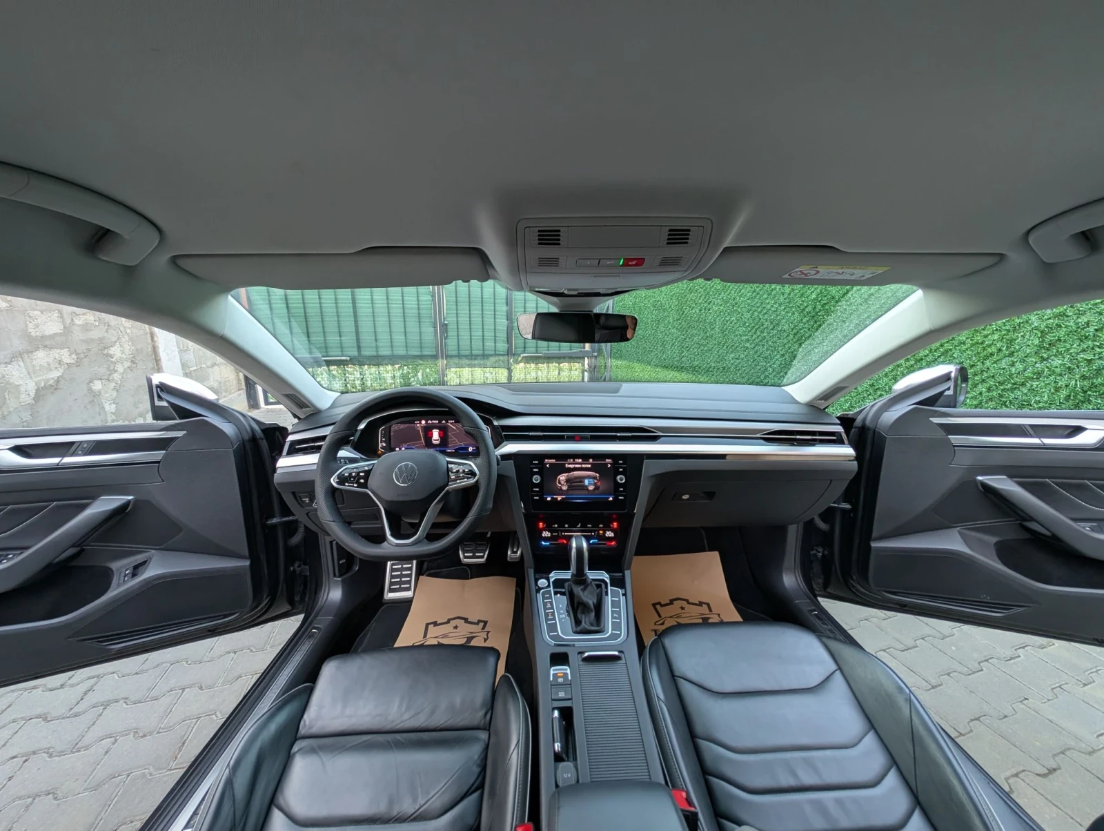 VW Arteon PlugIn Hybrid 218кс.* Дистроник* DCC* Matrix* Memo, снимка 11 - Автомобили и джипове - 55628696