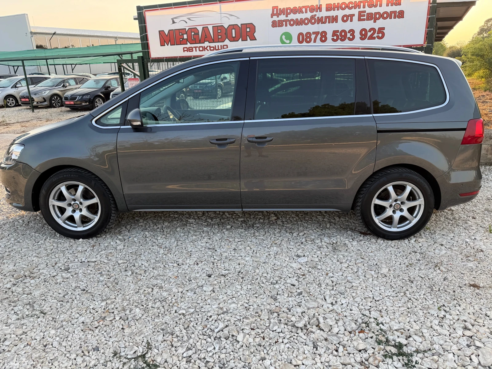 VW Sharan 2.0TDi/140p.s-Business/HighLine-DSG-FULL/6местен!!, снимка 7 - Автомобили и джипове - 55891435