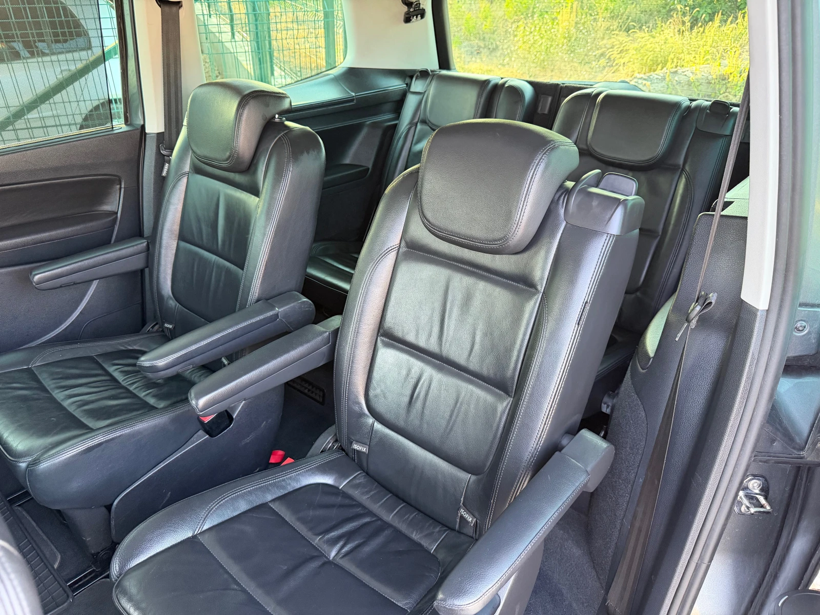 VW Sharan 2.0TDi/140p.s-Business/HighLine-DSG-FULL/6местен!!, снимка 14 - Автомобили и джипове - 55891435