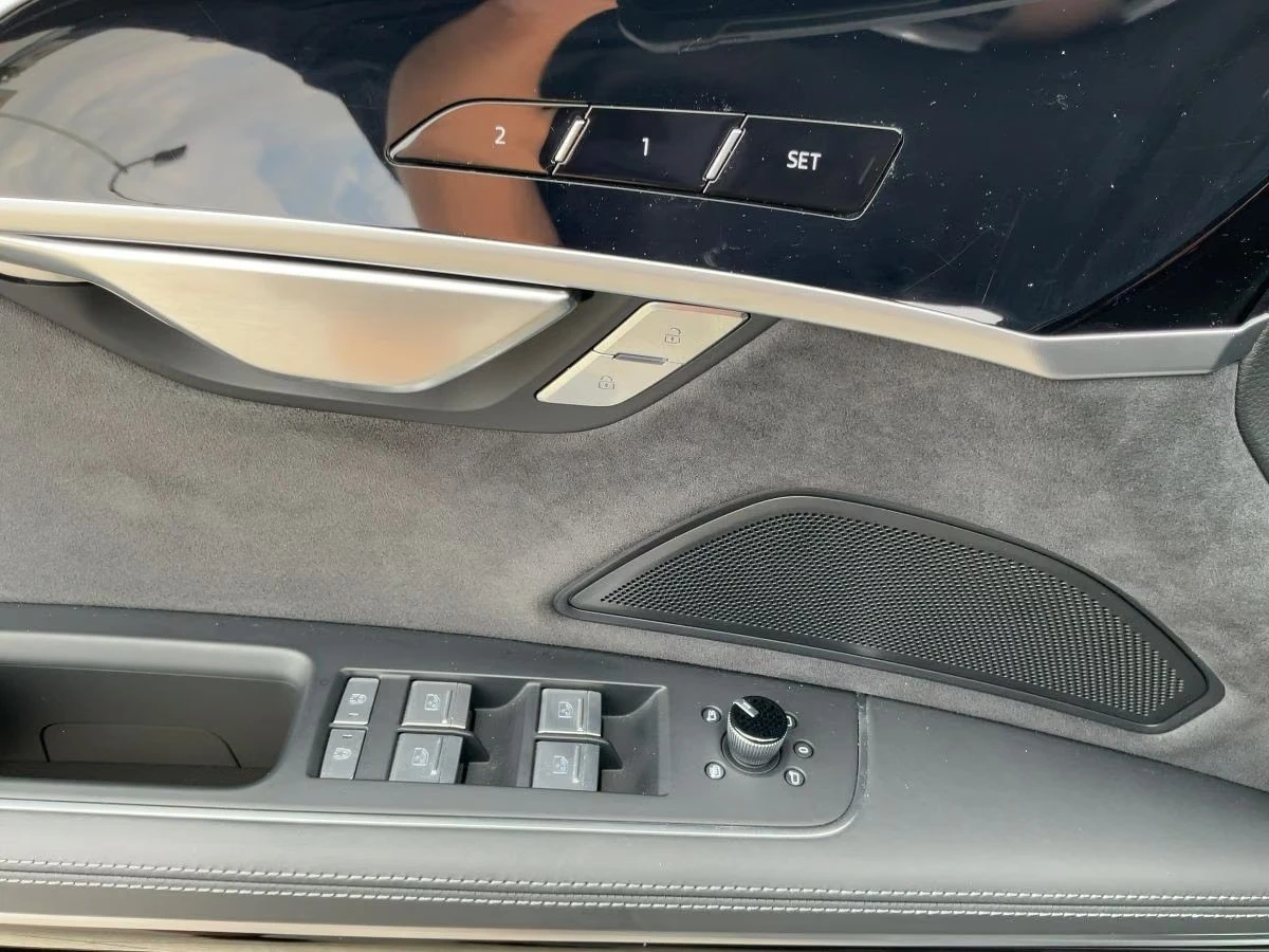 Audi S8 CERAMIC / MATRIX / B&O / PANO / HUD / 360 /, снимка 8 - Автомобили и джипове - 55991789