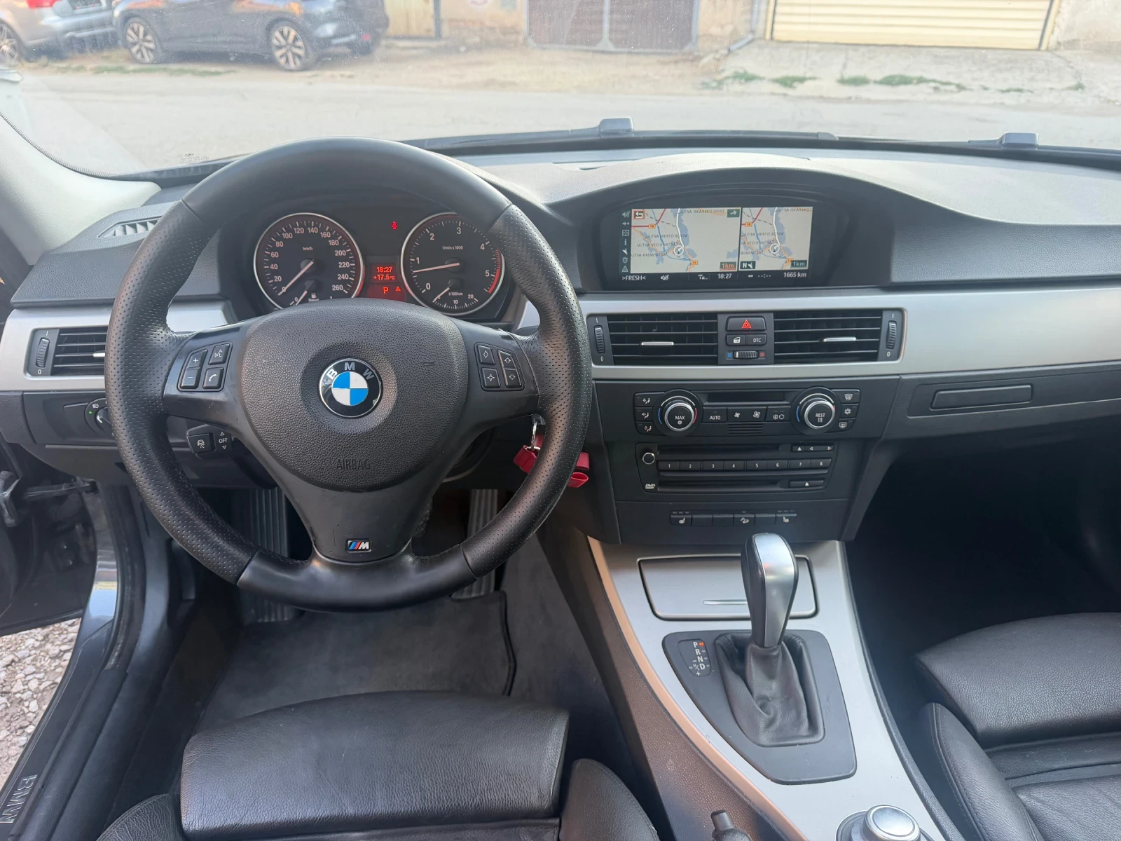BMW 330 Дистроник, снимка 10 - Автомобили и джипове - 56060714