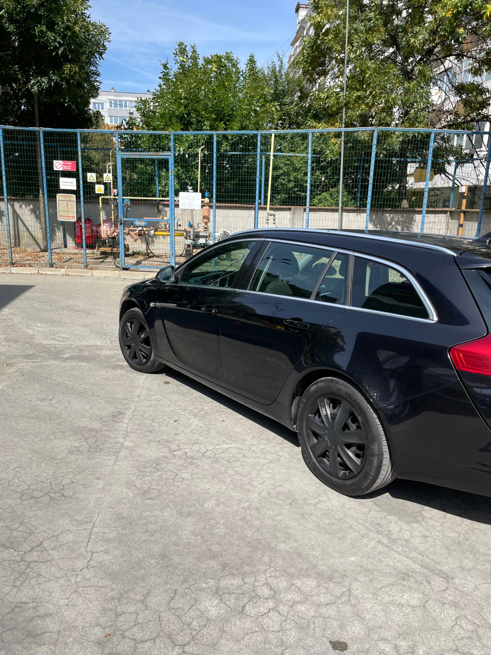 Opel Insignia Sports tourer, снимка 3 - Автомобили и джипове - 56096768