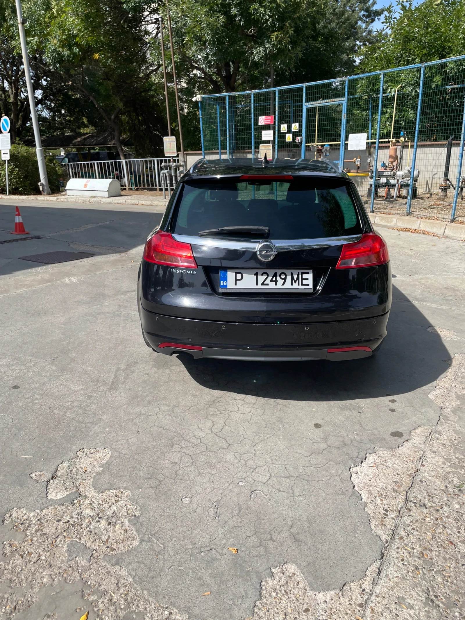Opel Insignia Sports tourer, снимка 2 - Автомобили и джипове - 56096768