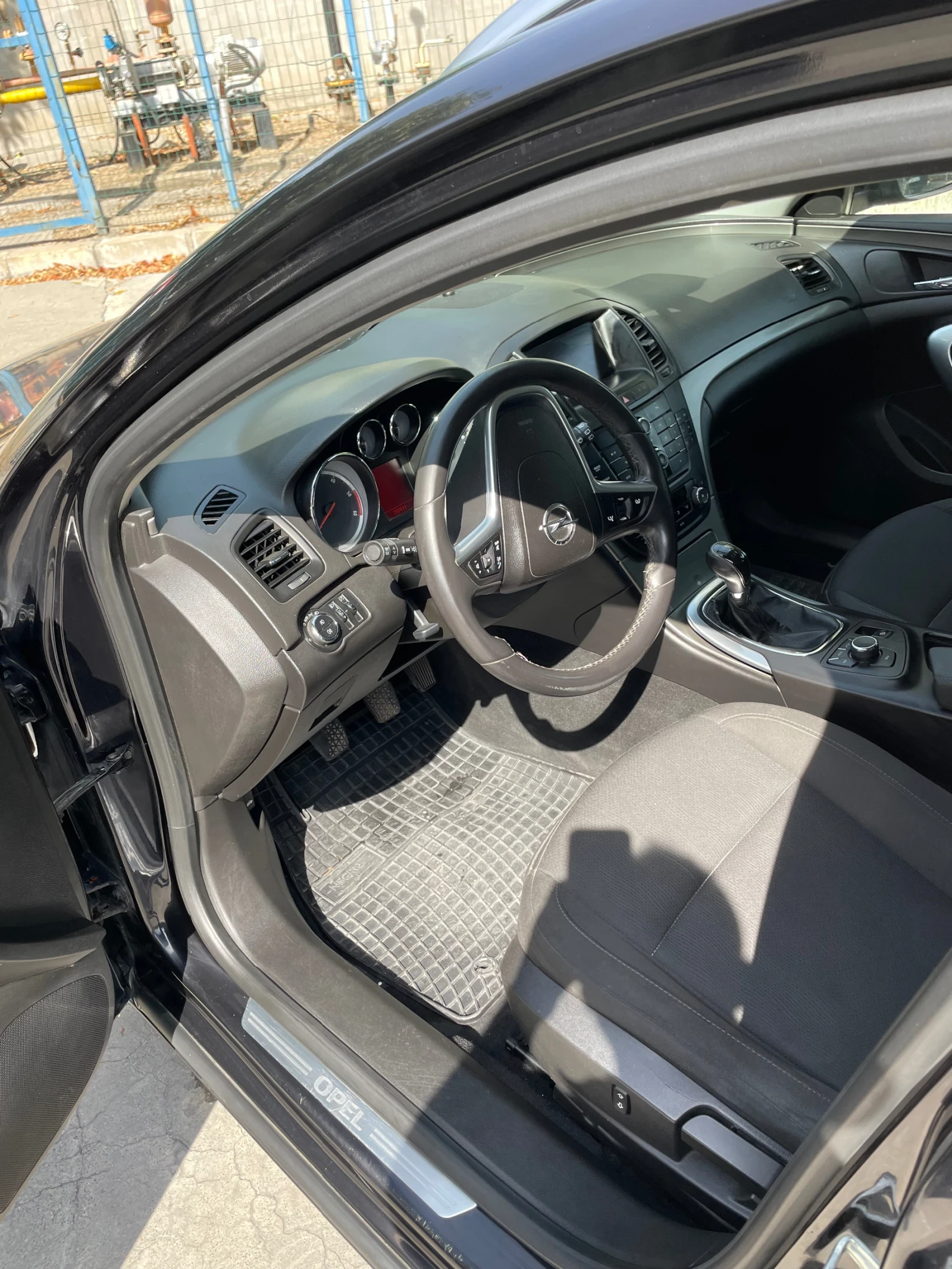 Opel Insignia Sports tourer, снимка 7 - Автомобили и джипове - 56096768