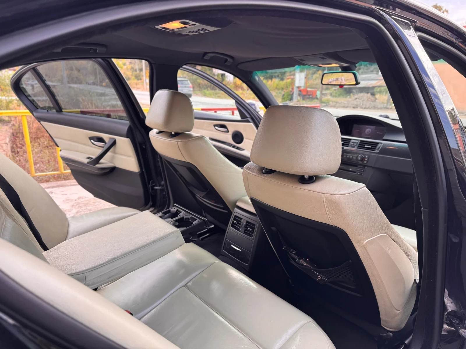 BMW 320 Фабричен М-пакет | Shadow Line | , снимка 11 - Автомобили и джипове - 56432623
