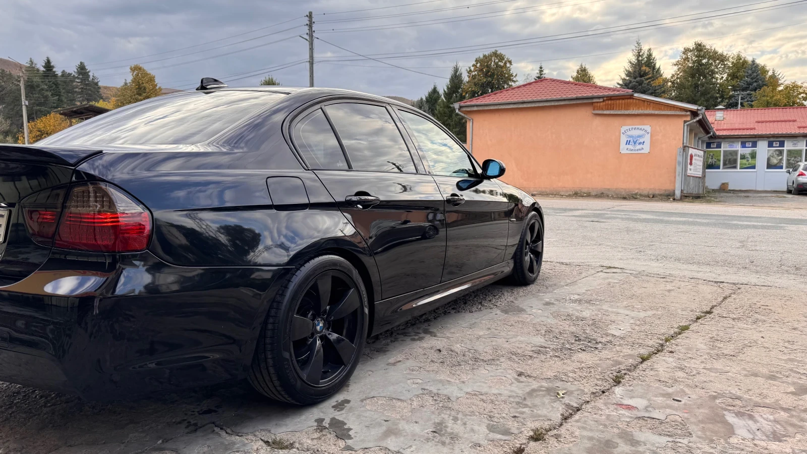 BMW 320 Фабричен М-пакет | Shadow Line | , снимка 3 - Автомобили и джипове - 56432623