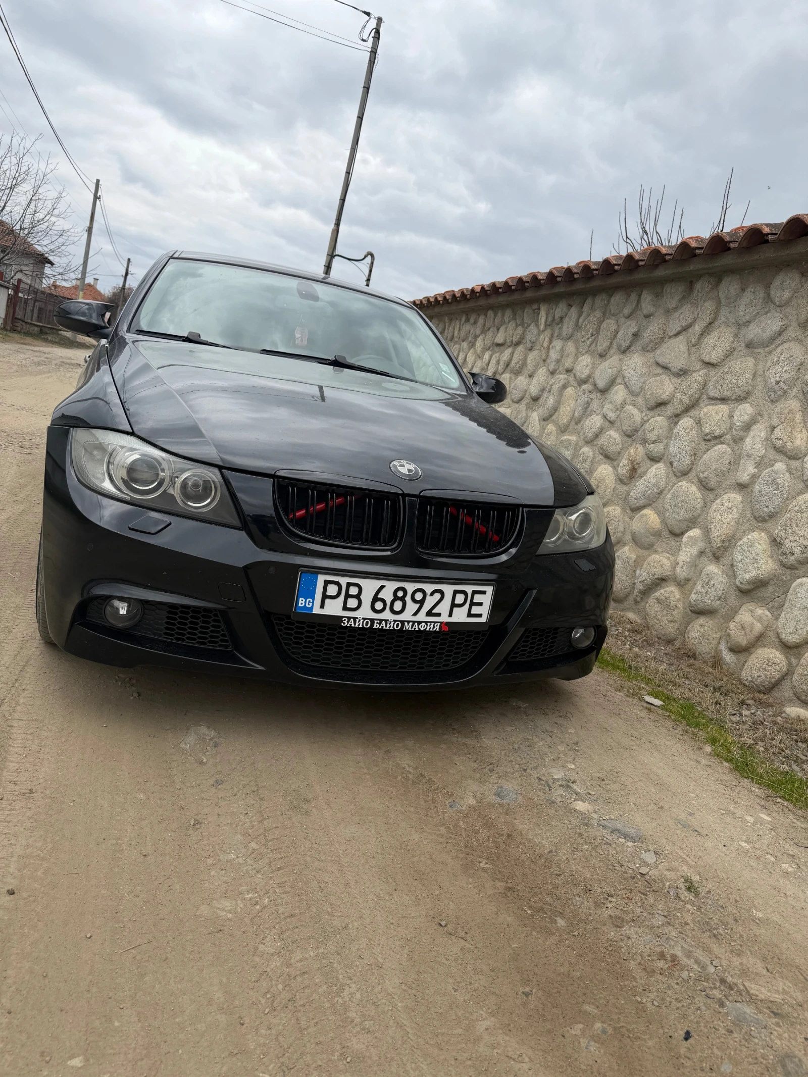 BMW 330, снимка 2 - Автомобили и джипове - 56596523