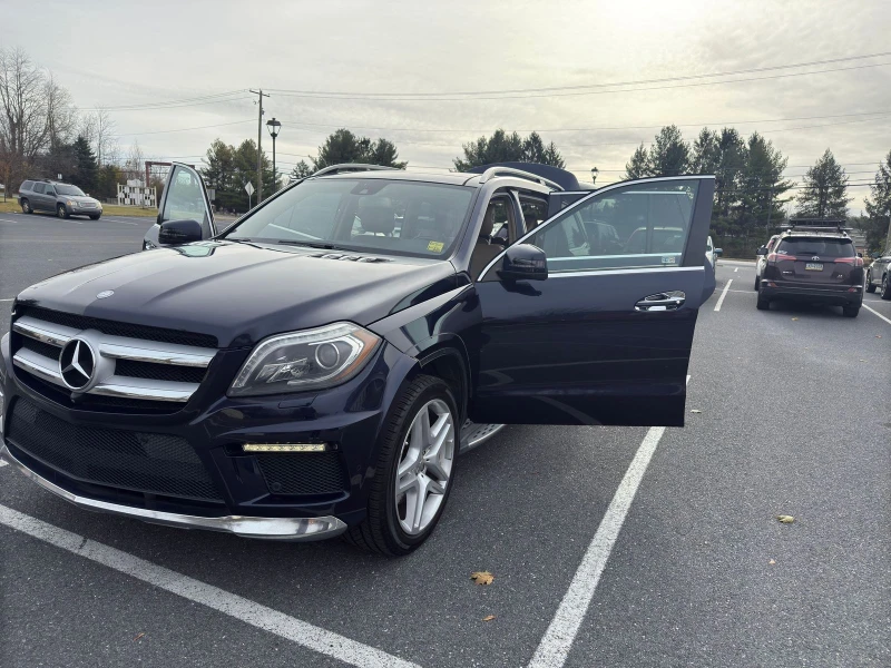 Mercedes-Benz GL 500 4MATIC* AMG* PANO* HARMAN* ОБДУХ* KEYGO* МАСАЖ, снимка 4 - Автомобили и джипове - 48236683