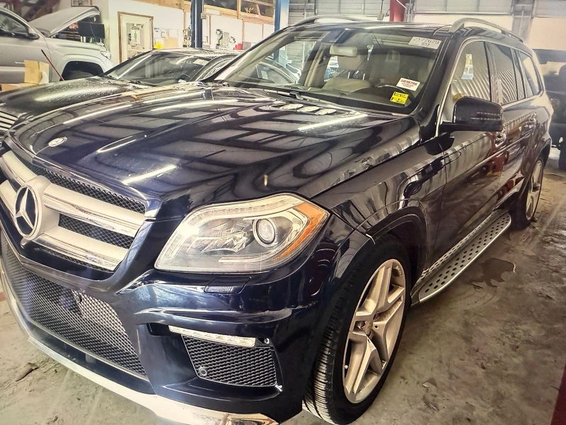 Mercedes-Benz GL 500 4MATIC* AMG* PANO* HARMAN* ОБДУХ* KEYGO* МАСАЖ, снимка 6 - Автомобили и джипове - 48236683