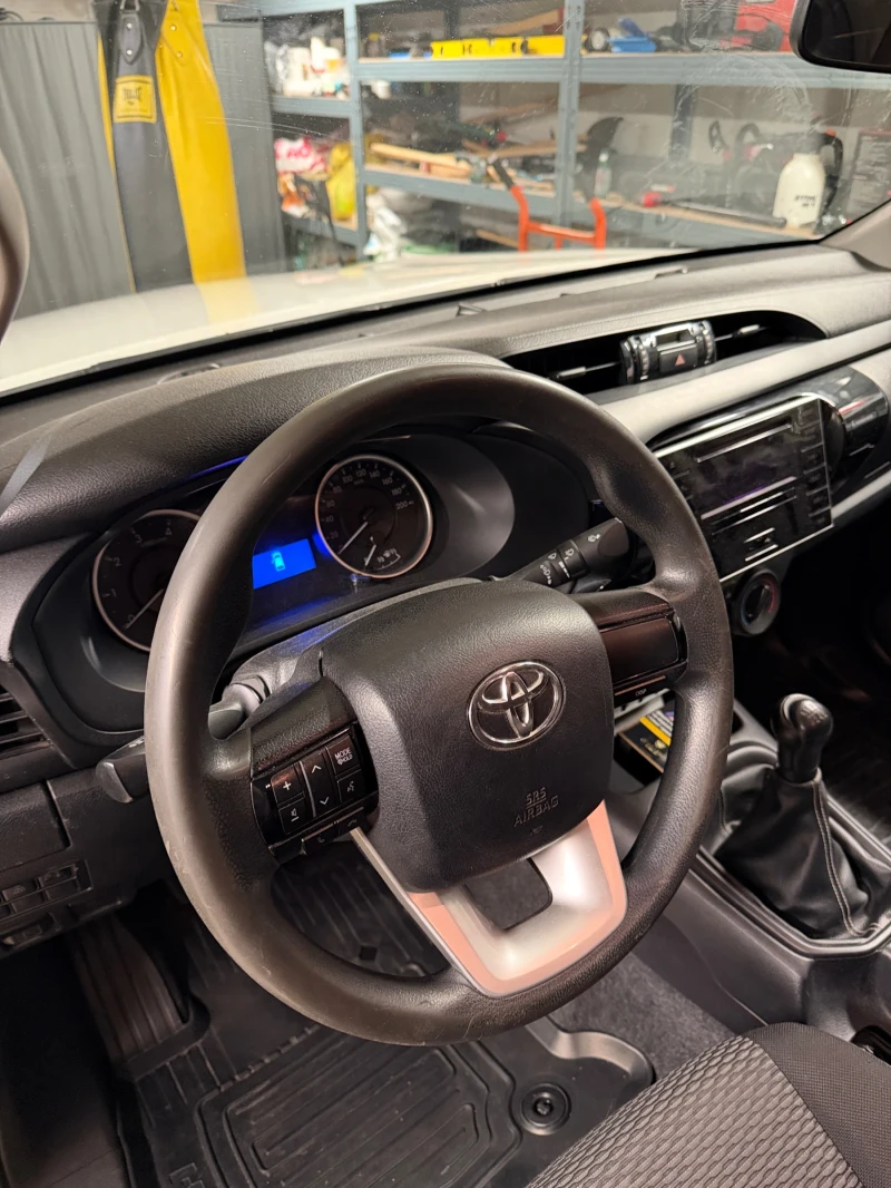 Toyota Hilux, снимка 6 - Автомобили и джипове - 52663633