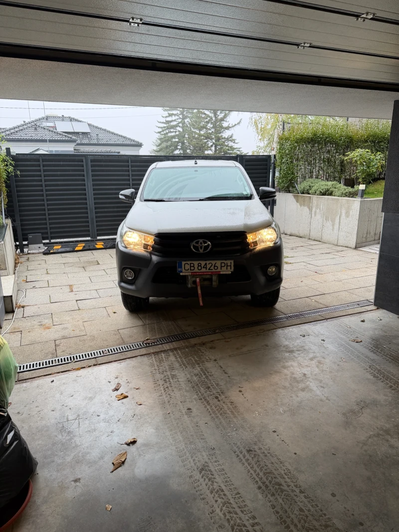 Toyota Hilux, снимка 2 - Автомобили и джипове - 52663633