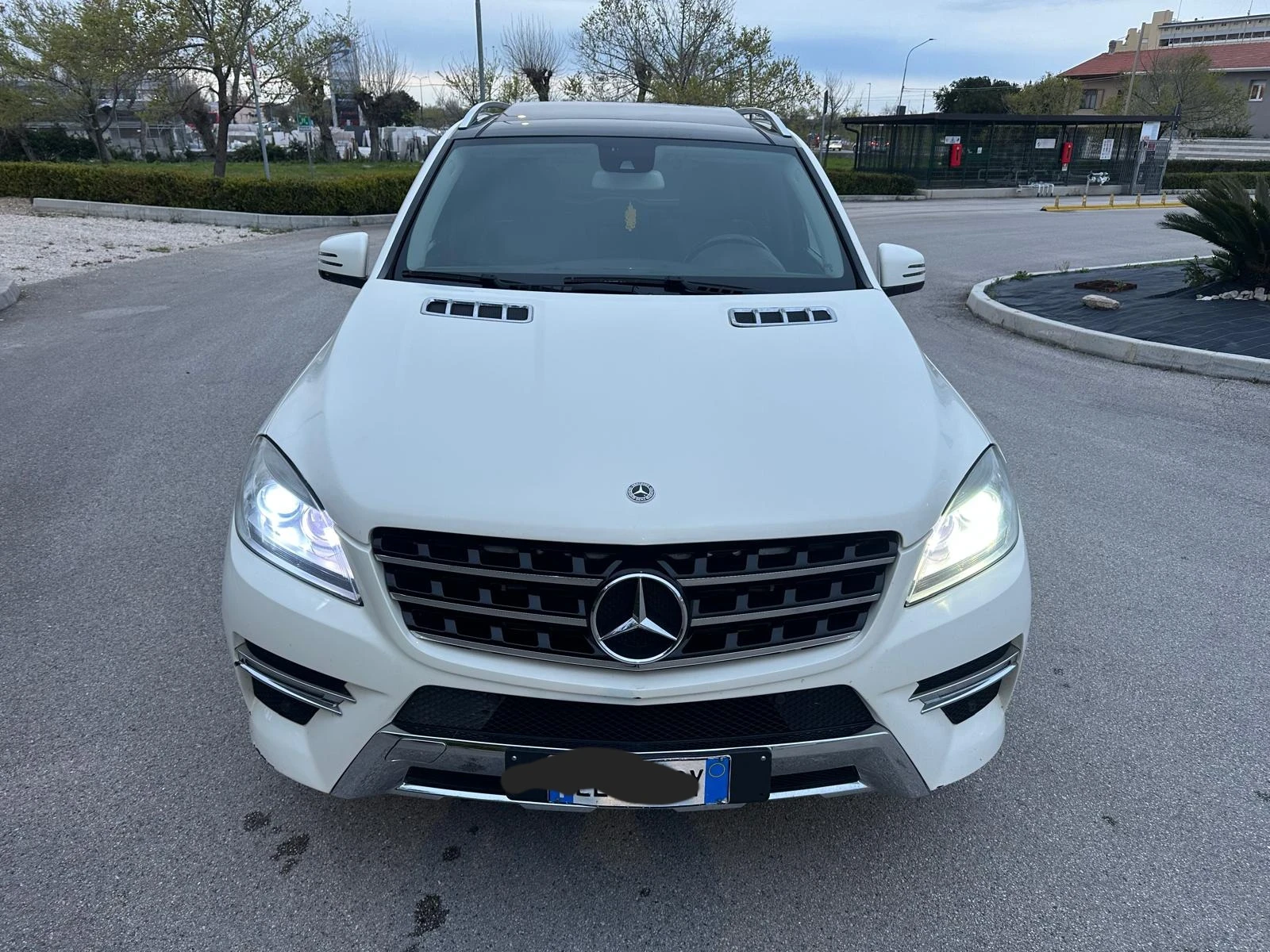 Mercedes-Benz ML 350 ML350дизел -258кс-2015год -4Matik, снимка 2 - Автомобили и джипове - 54091780