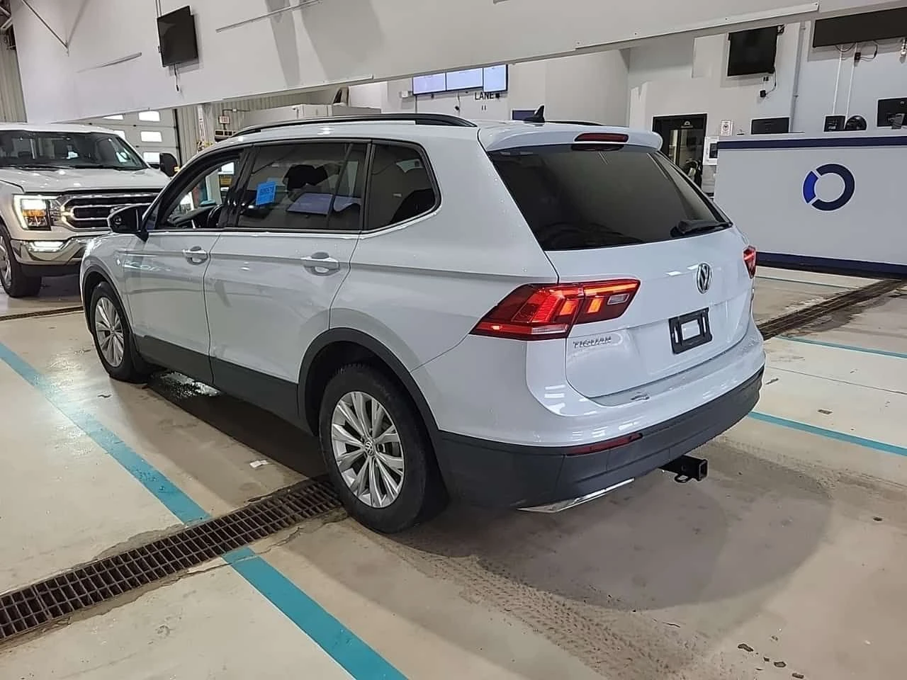 VW Tiguan * TRENDLINE * CARFAX * БЕЗ ИНЦИДЕНТИ * , снимка 5 - Автомобили и джипове - 54408659