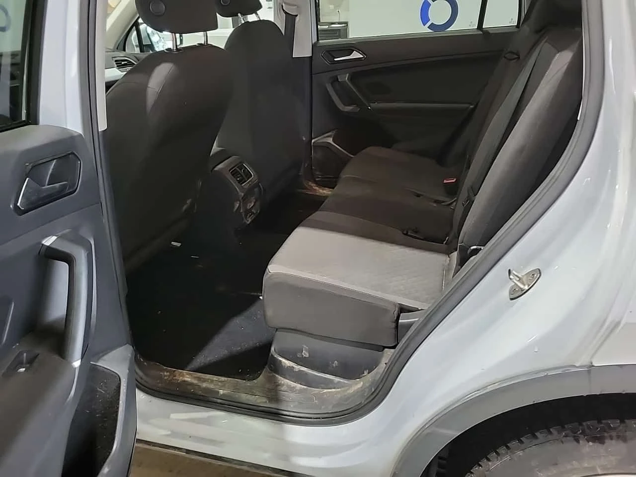 VW Tiguan * TRENDLINE * CARFAX * БЕЗ ИНЦИДЕНТИ * , снимка 13 - Автомобили и джипове - 54408659