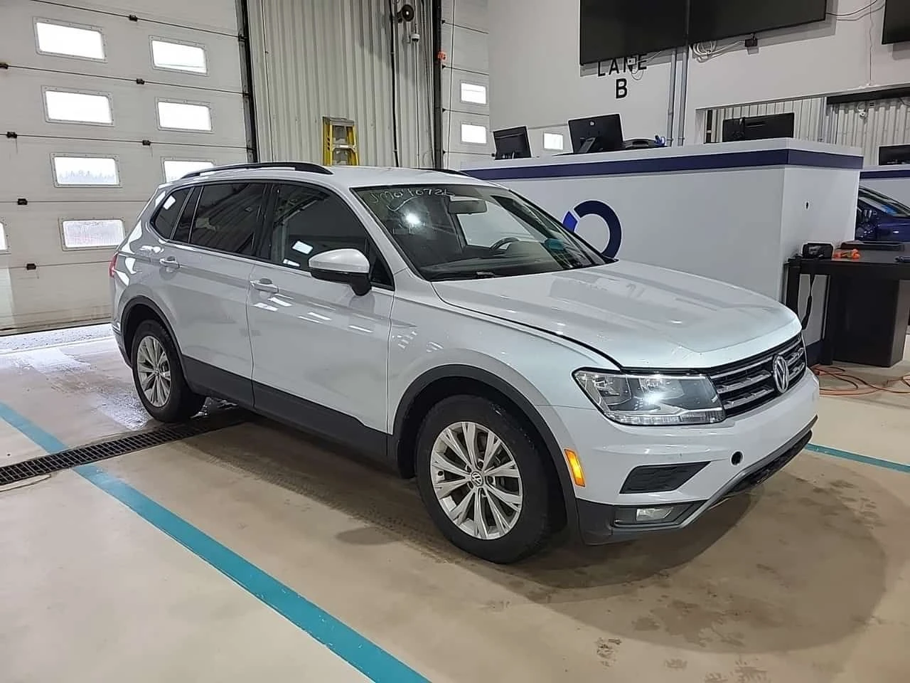VW Tiguan * TRENDLINE * CARFAX * БЕЗ ИНЦИДЕНТИ * , снимка 2 - Автомобили и джипове - 54408659