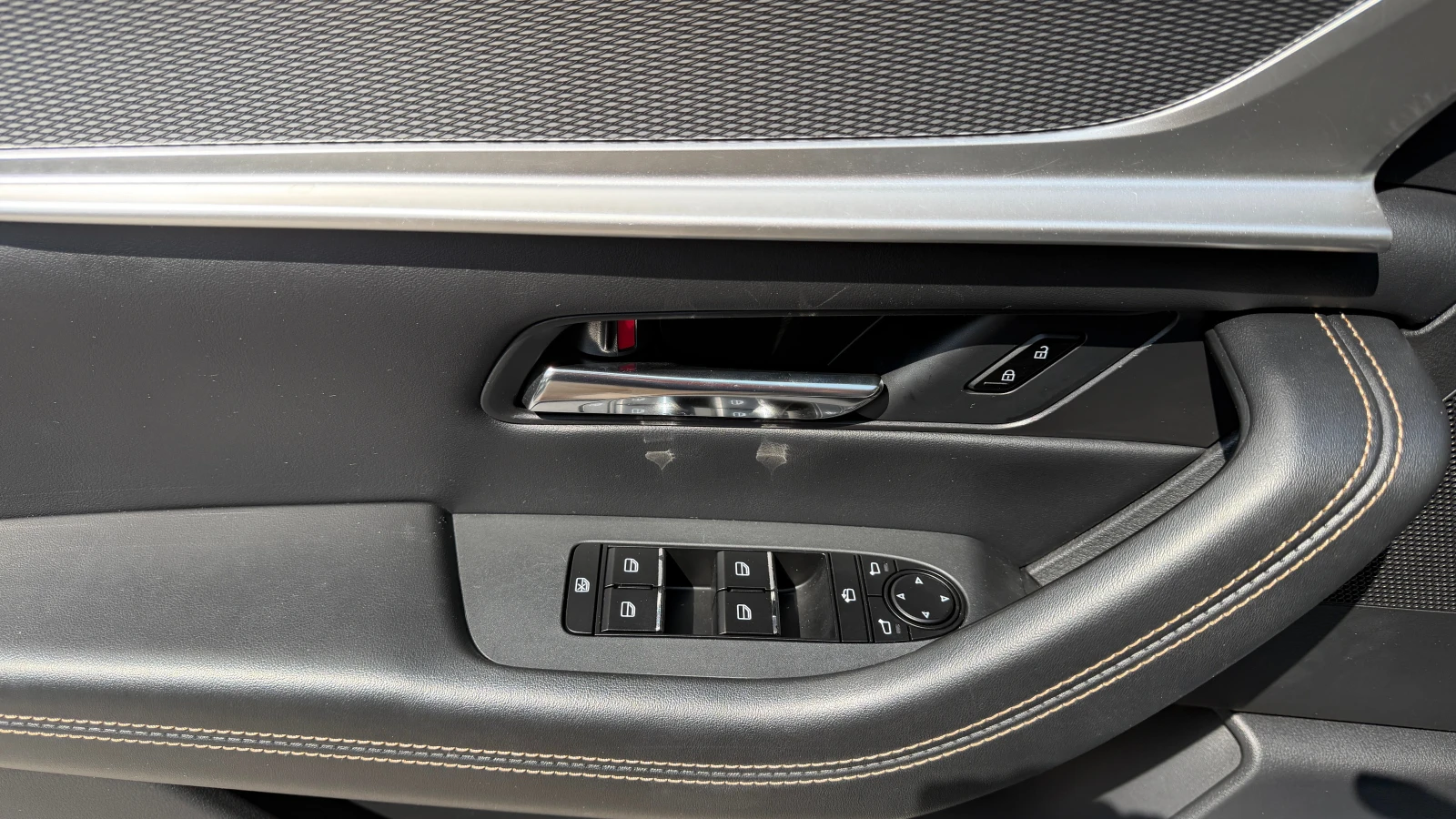 Mazda CX-60 2.5 Plug-In Hybrid 4x4, снимка 9 - Автомобили и джипове - 55146388